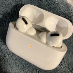 AirPods Pro (lightning)