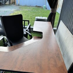 Office Desk And Chair 