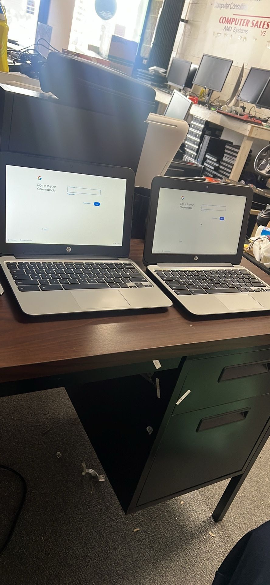 2 HP Chromebook