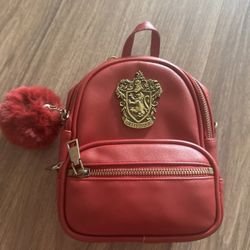 Universal Studios Harry Potter Gryffindor Mini Backpack New 