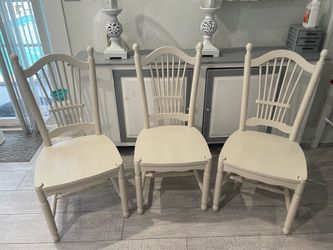 SIX Farmhouse/cottage wood chairs.