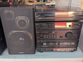 AIWA CX-33 Stereo Component System with Turntable & 2 Speakers
