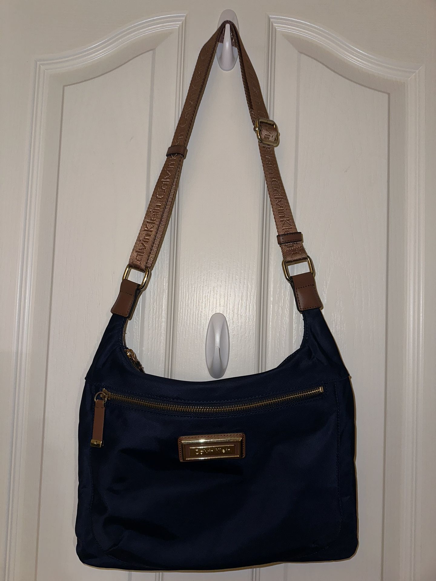 Calvin Klein Navy Crossbody Purse Bag **EXCELLENT CONDITION **