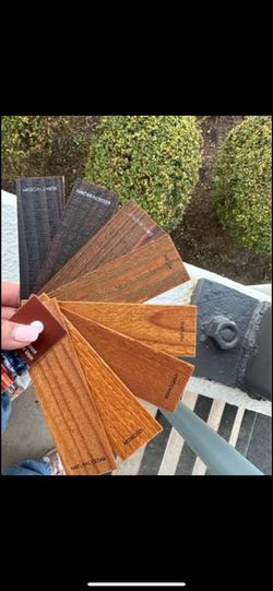 Ready seal stain de 5 galones a $165 la cubeta y de galon a $39 .