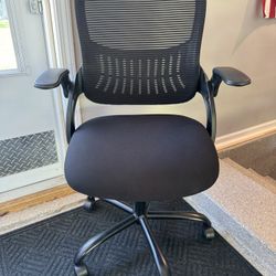 Brand New Black Mesh Back Ergonomic Office Chair w/Flip Up Armrests 