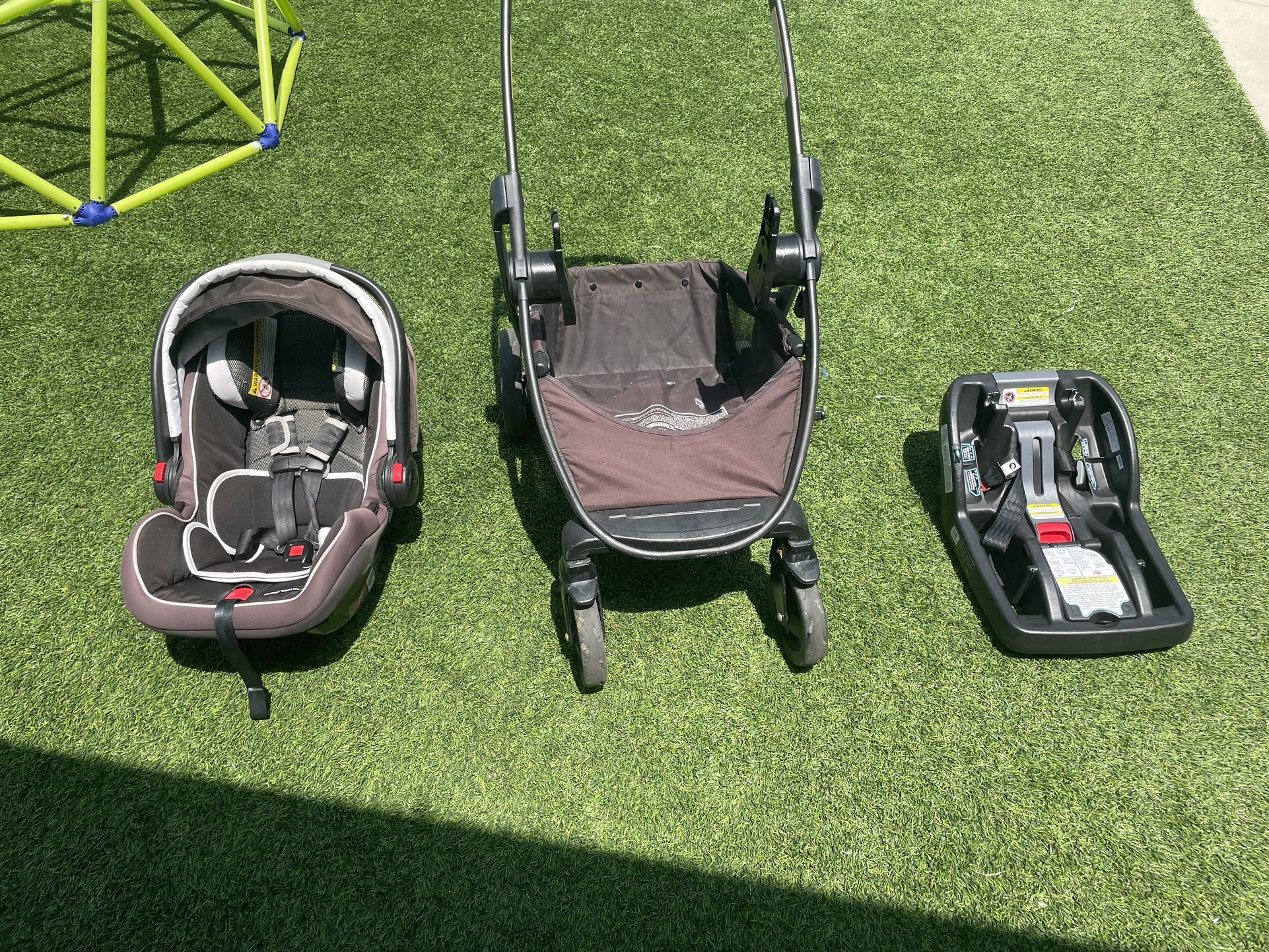 Graco Car Seat, Mount, And Stroller Combo