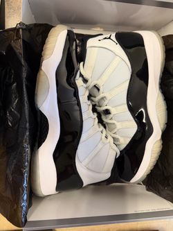 Air Jordan 11 Retro Concord Sneakers