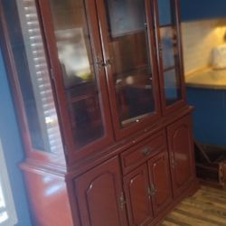 Trophy Caseing/Curo Cabin