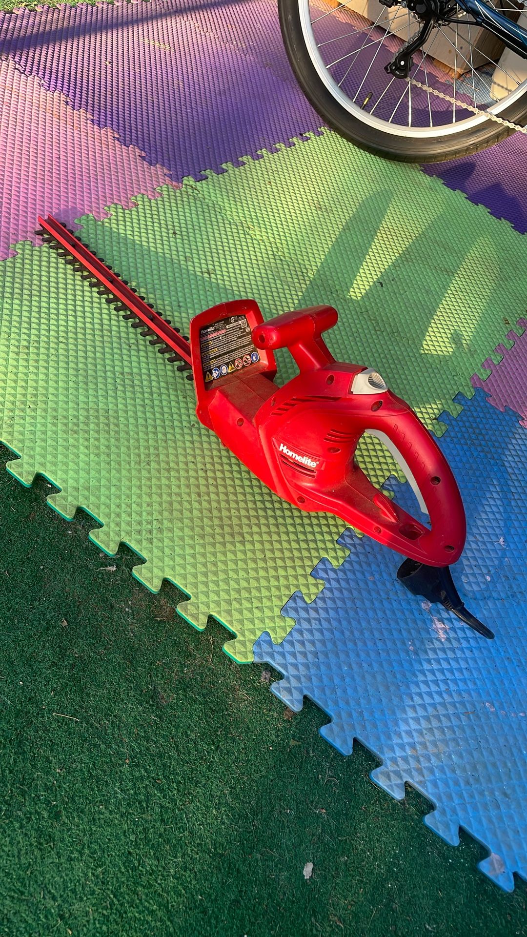 Homelite 17 in. 2.7 Amp Electric Hedge Trimmer