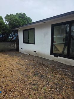 Cambio de ventanas y puertas corrediza en material vinil negro