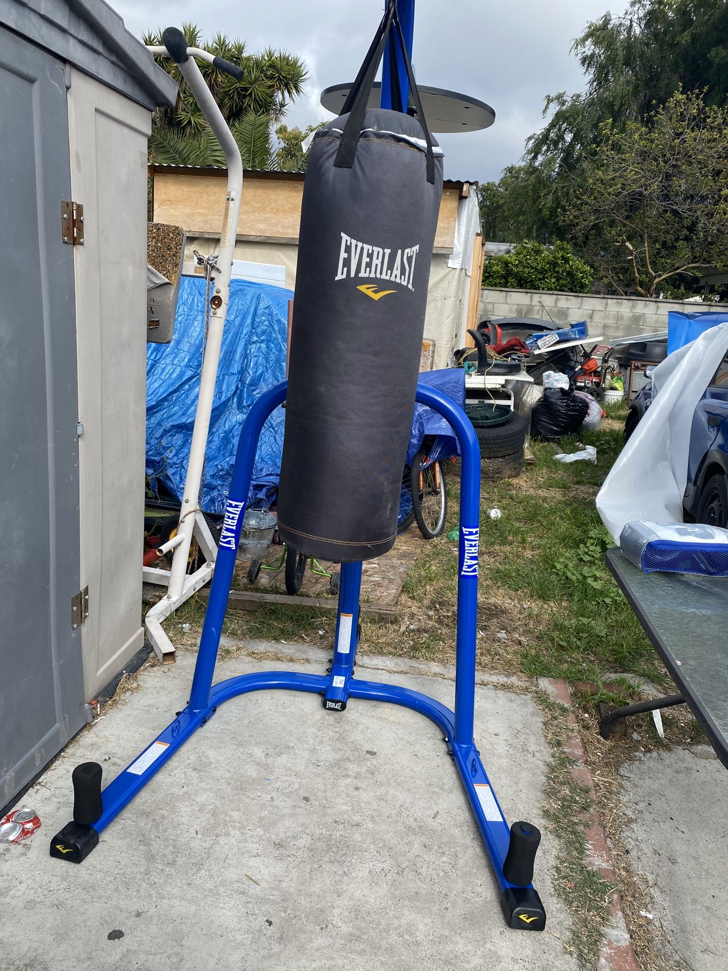 Ever lasts Punching bag stand with speed bag attachment and 80 pound