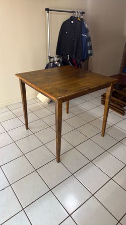 Dining table + chairs