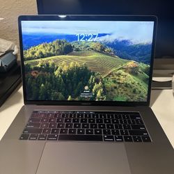 MacBook Pro 16inch w/ Touch Bar 2018