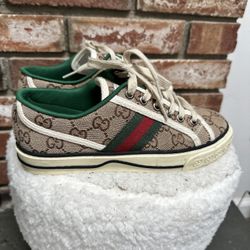 Gucci Sneakers Size 5