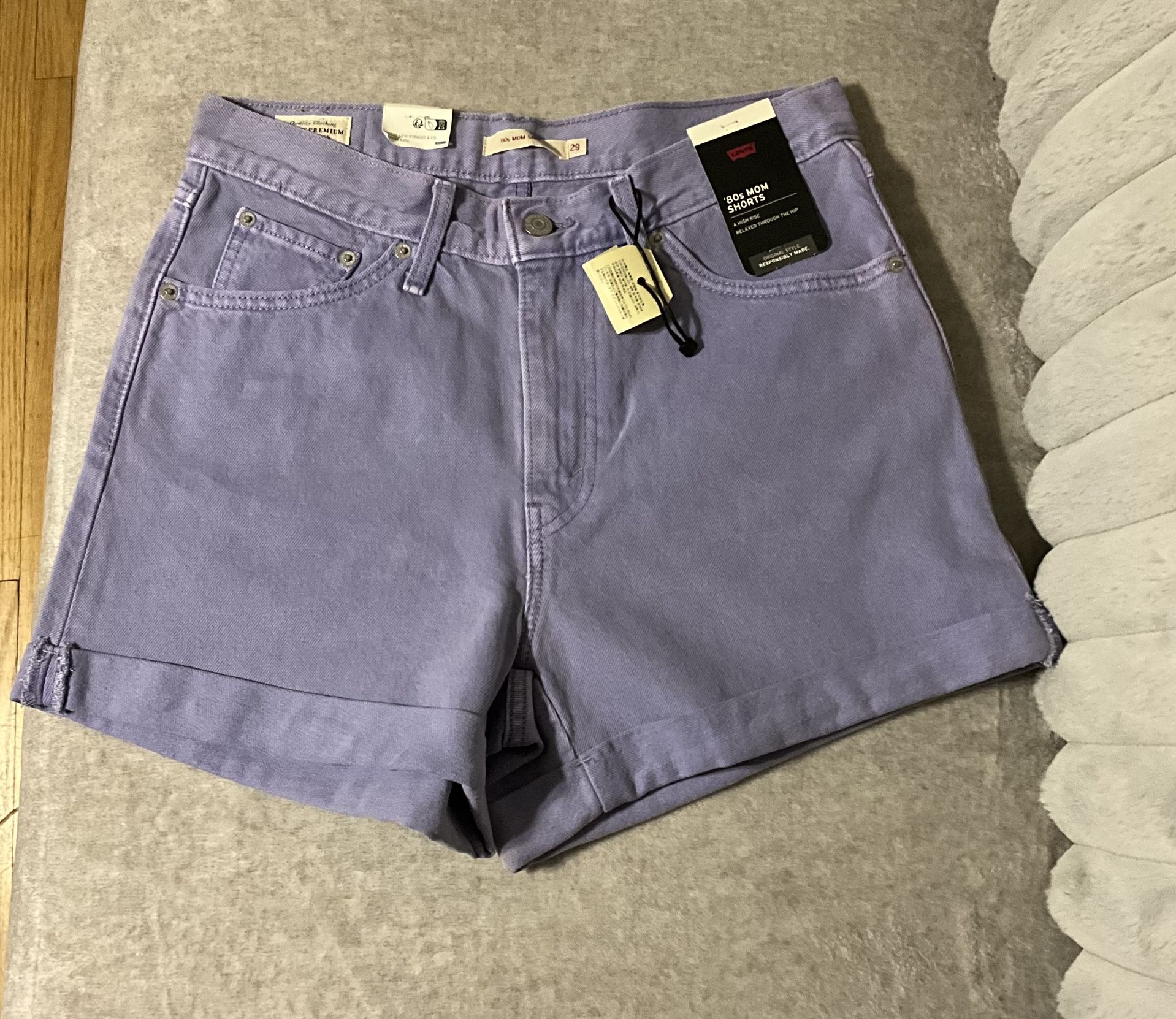 Levi’s 80s Mom Shorts. High Rise, Size 29