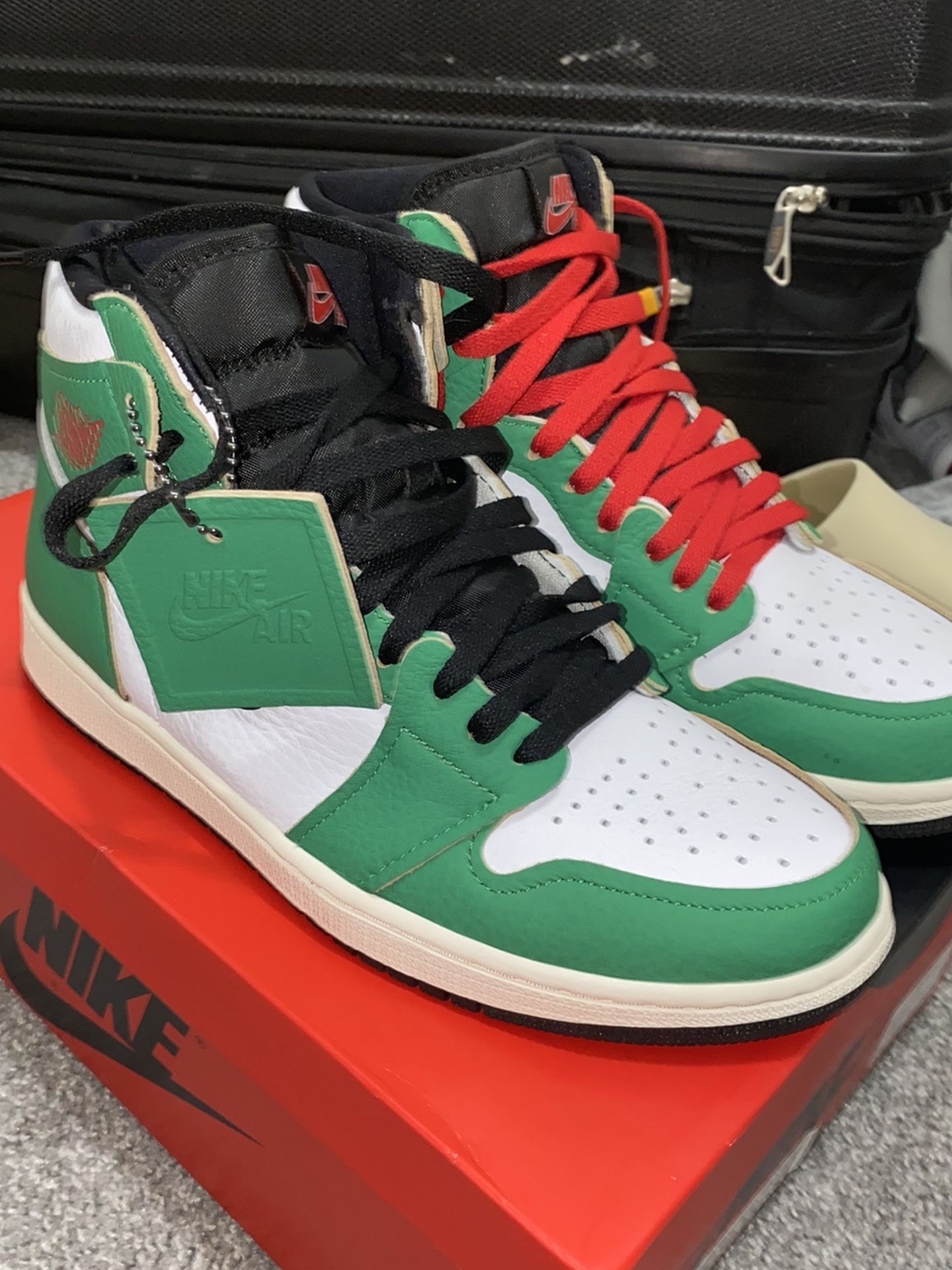 Air Jordan Wmns 1s Retro High Og Lucky Green