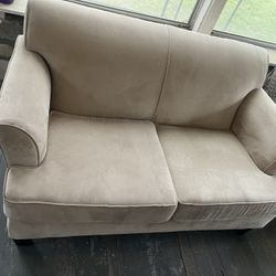Loveseat 