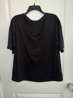 women's relaxed-fit black scoop neck t-shirt size large
