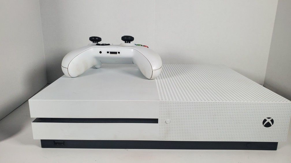 Xbox One S W/ Controller And Cables