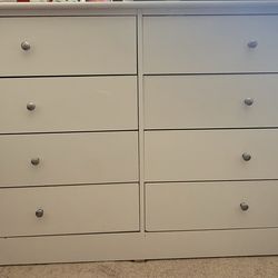 White 8-Drawer Dresser