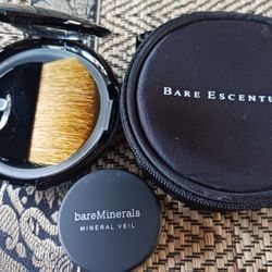 Brand New Bare Minerals Travel Set With FREE Minerial Veil!