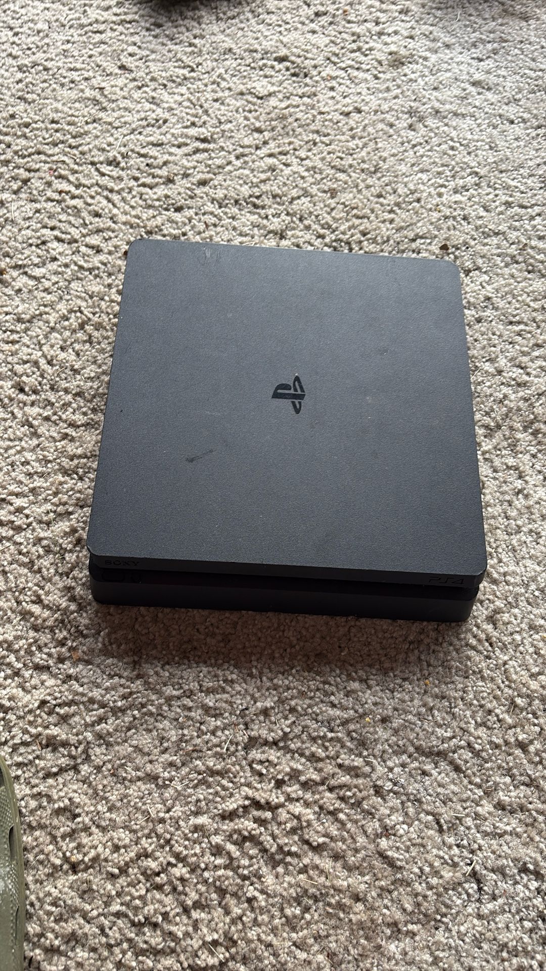 PS4 Slim 