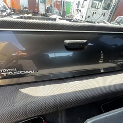 Toyota Tacoma tailgate