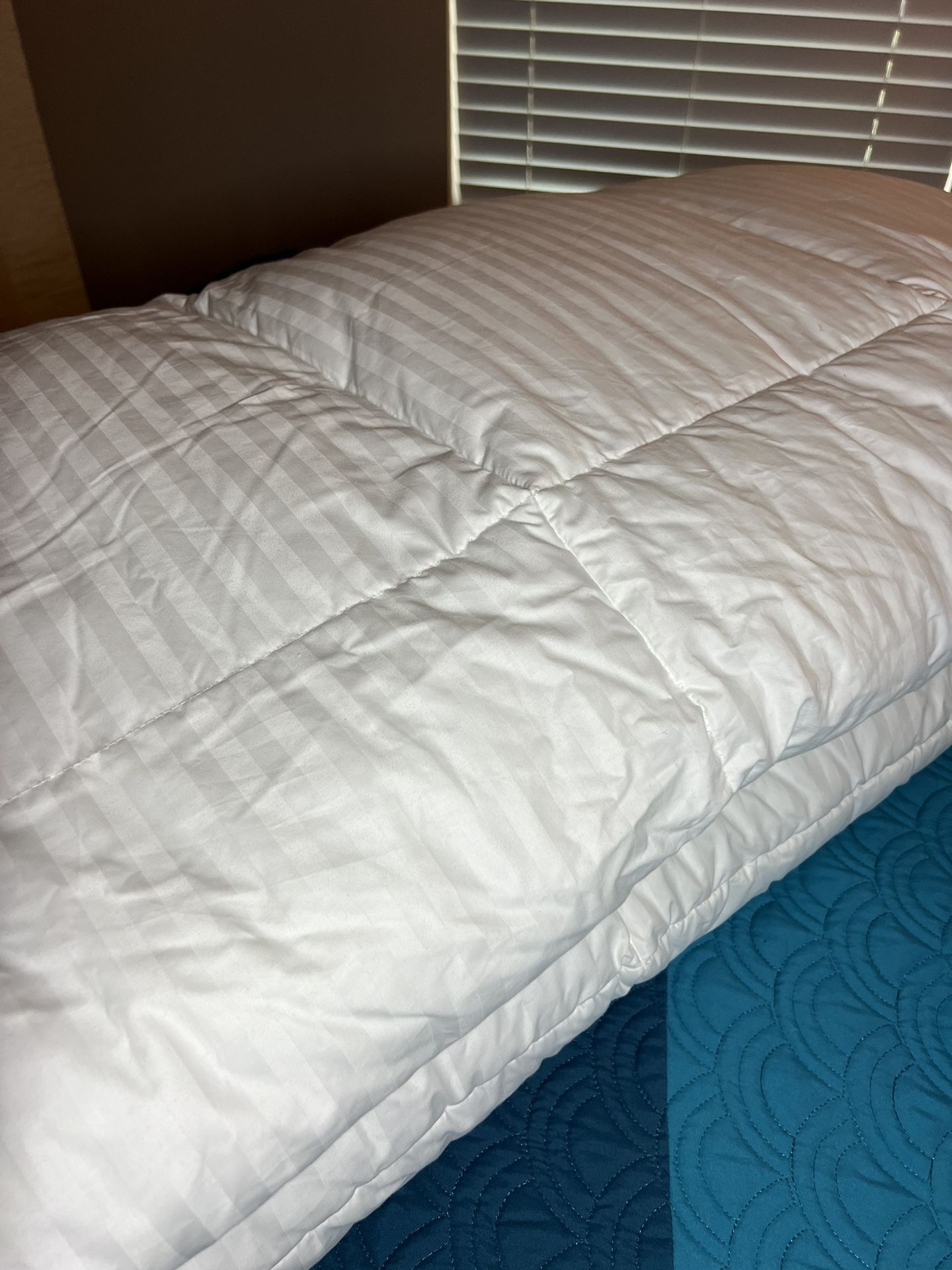 New Pottery Barn Comforter 98x94. Original Price