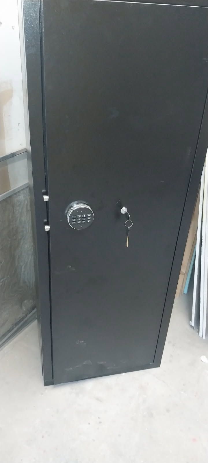 Gun Safe (NEVER USED)