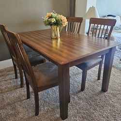 MARVELOUS Modern Solid Wood Dining Table Kitchen Table 4 Chairs 