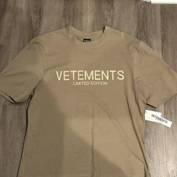 VETEMENTS T-Shirt