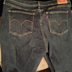 Levis 