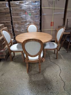 5 pc round dining table with 4 solid wood chairs (New)