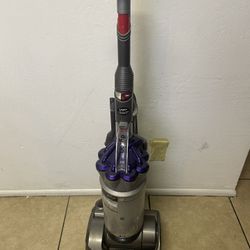 Dyson Vacuum 