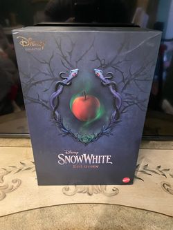 Disney Collector Snow White Evil Queen Doll by Mattel