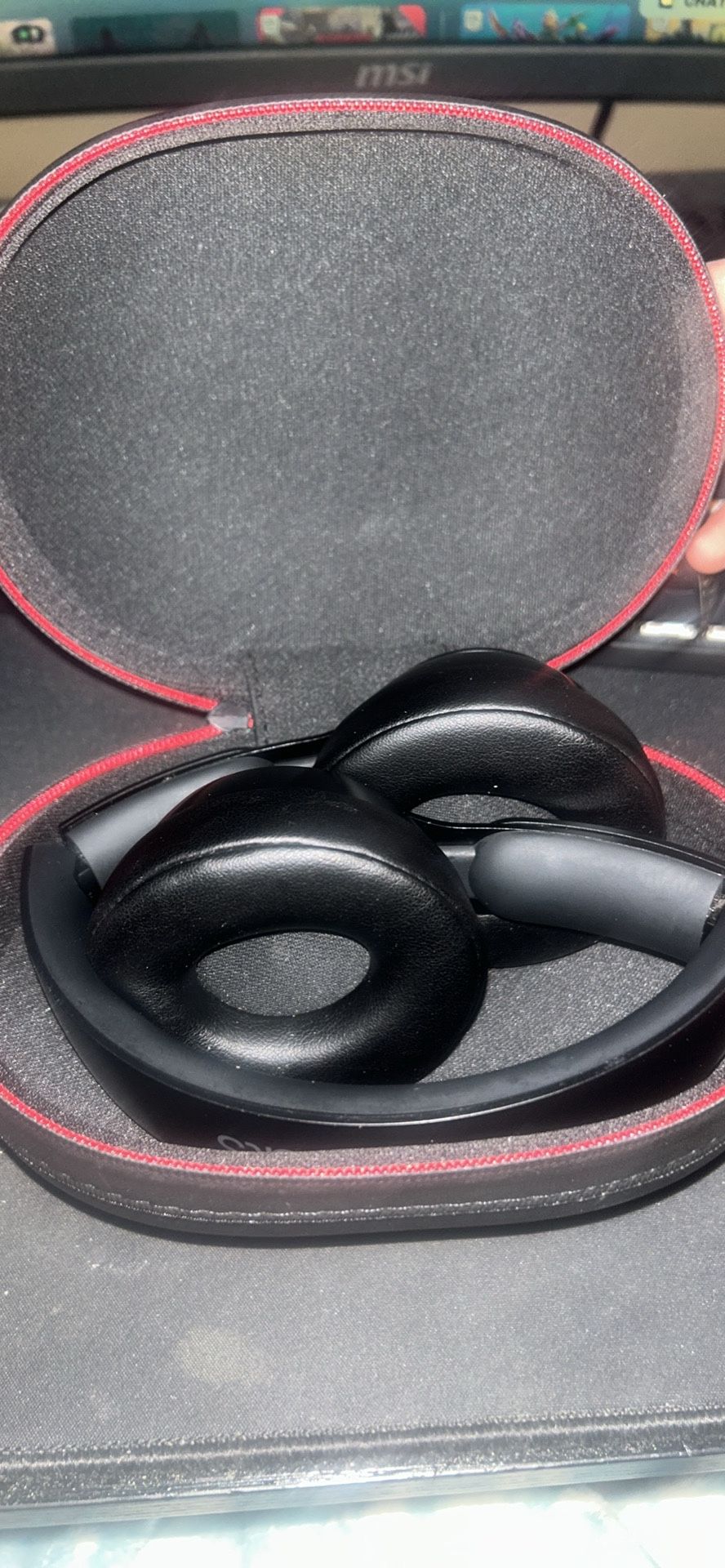 Beats Solo Pro