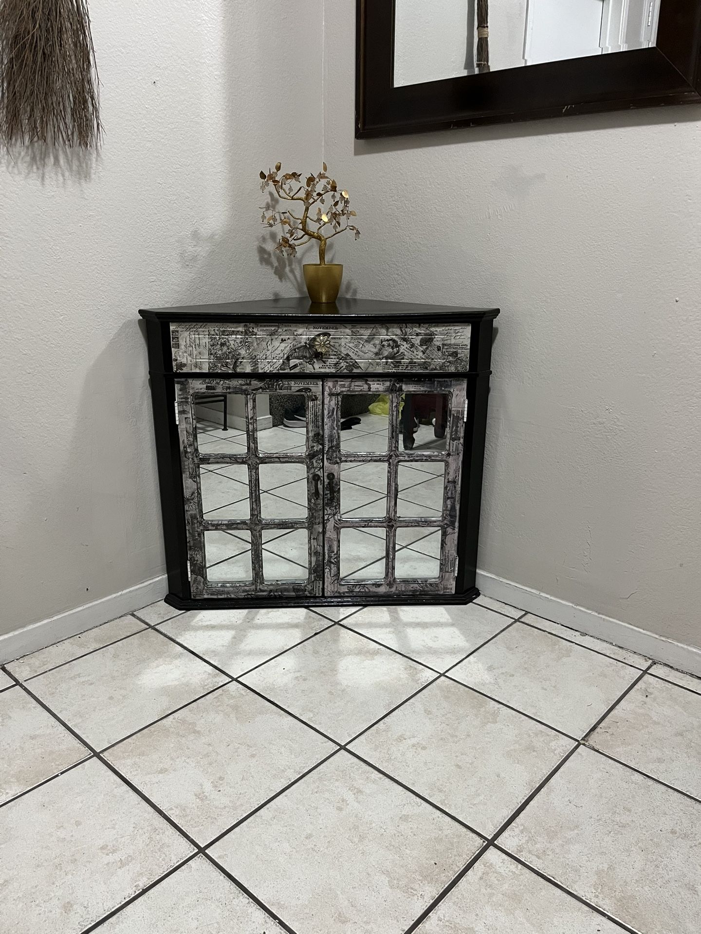 Corner Table Wit Drawer And Storage