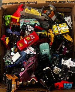 Lot of 211 hot wheels cars & more