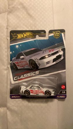 Hot Wheels 2024 Premium Modern Classics Nissan Skyline GT-R R32 Pandem White 1/5