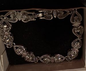Vintage Avon heart link bracelet