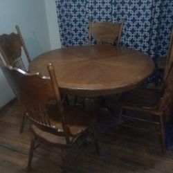 Dinning Kitchen Table Set Comes With 6 Chairs 