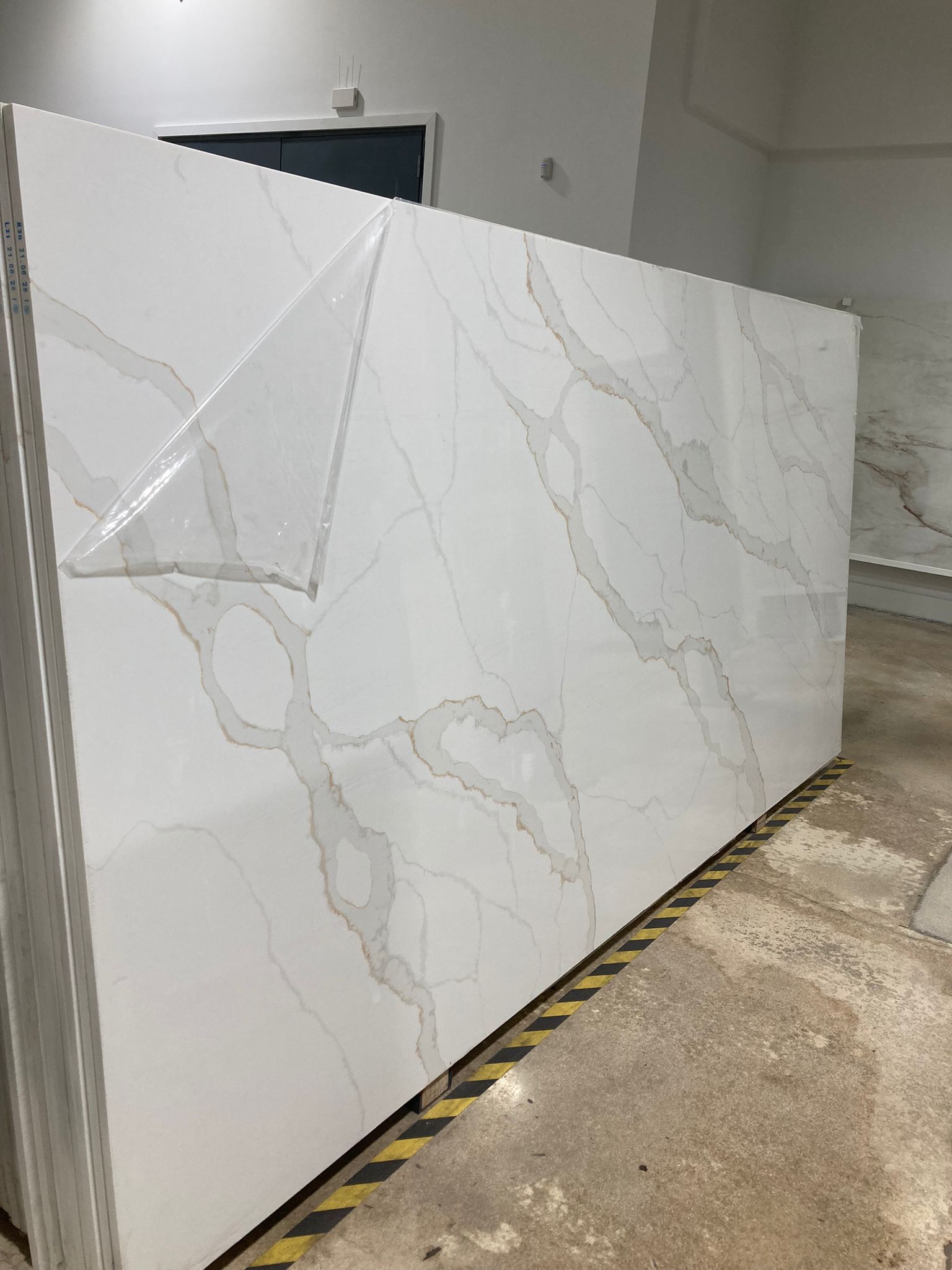Calacatta Quartz Ocean Gold 127x64 2cm. 56.44 sq/f. Granite Quartz Cuarzo Kitchen Counter tops 📞 786 /303/5147