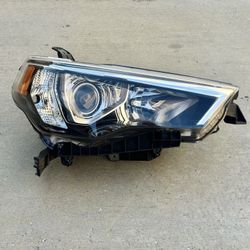 2021 - 2024 TOYOTA 4RUNNER RH PASSENGER SIDE HEADLIGHT OEM