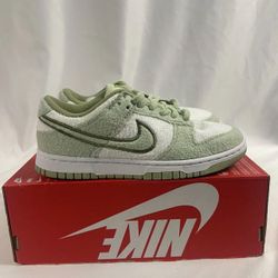 Nike Dunk Low Fleece Honeydew Size 6 Womens