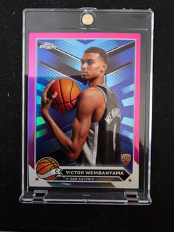 Victor Wembanyama Topps Chrome RC Pink Refractor