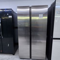 SIDE BY SIDE REFRIGERATOR WITH WATER AND ICE MAKER INSIDE 1YEAR WARRANTY/1 AÑO DE GARANTIA POR ESCRITO 