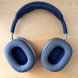 Apple Airpods Max First Gen With Lighting (Blue)