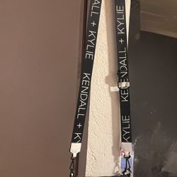 KENDALL + KYLIE CROSSBODY BAG 