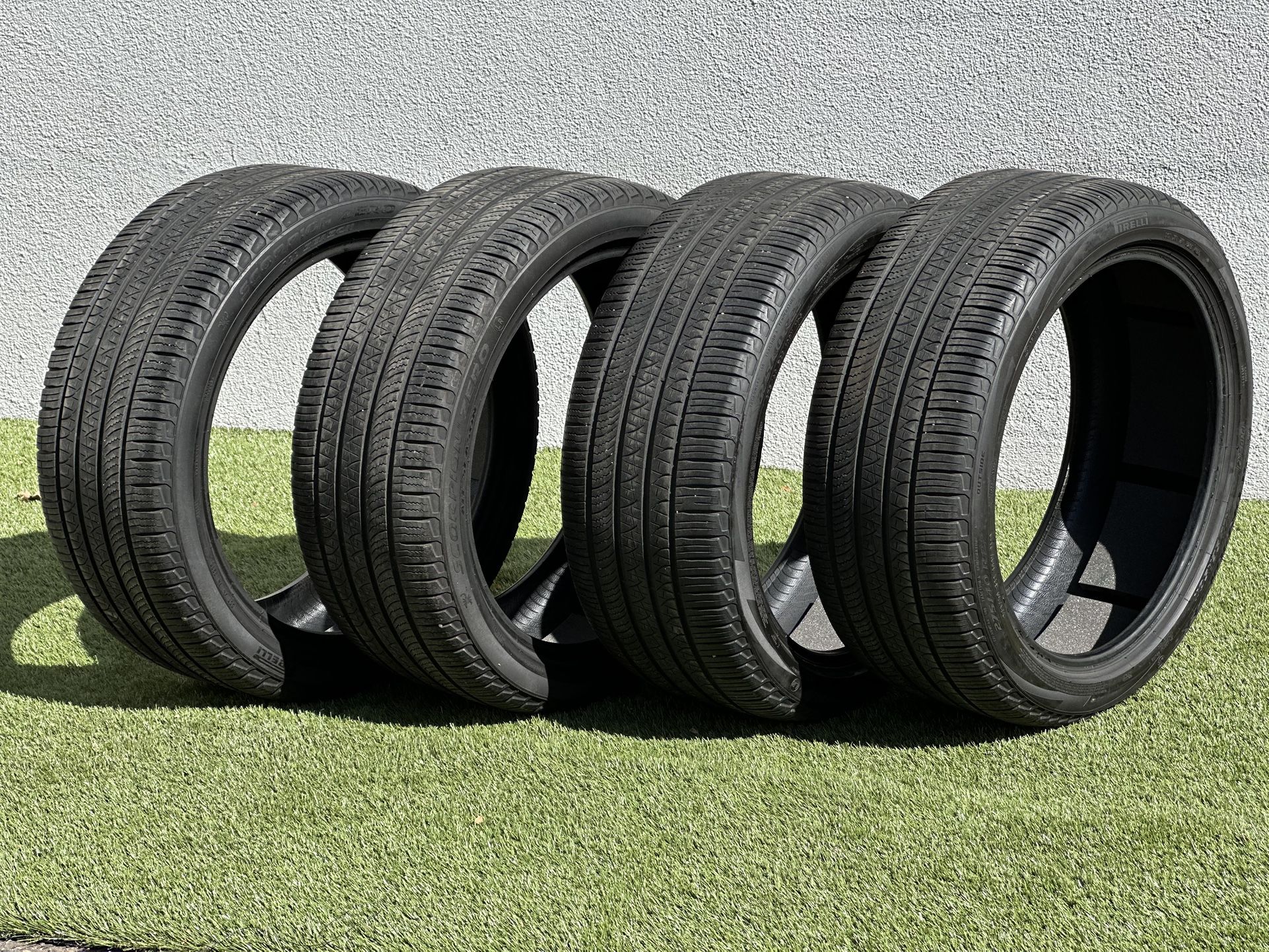 Set of 4 Tires Pirelli Scorpion All Season 275/40R22 BMW Mercedes Range Rover Durango Amarok GLS XM
