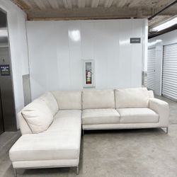 Cream Sectional Sofa !!! Great Condition 